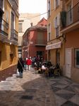 enge Gassen in der Altstadt, Strassencafes an jeder Ecke
