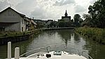 der Kanal führt entlang der Orte